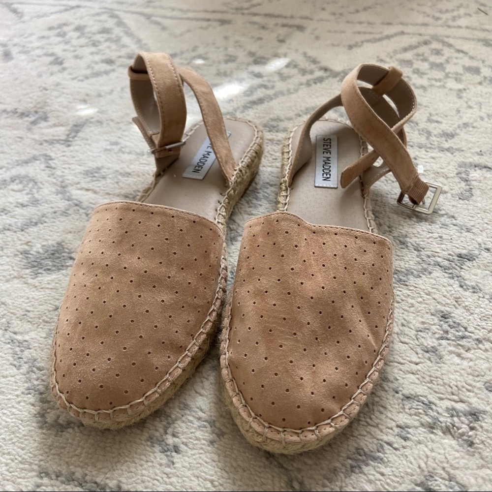 NEVER WORN steve madden sandals